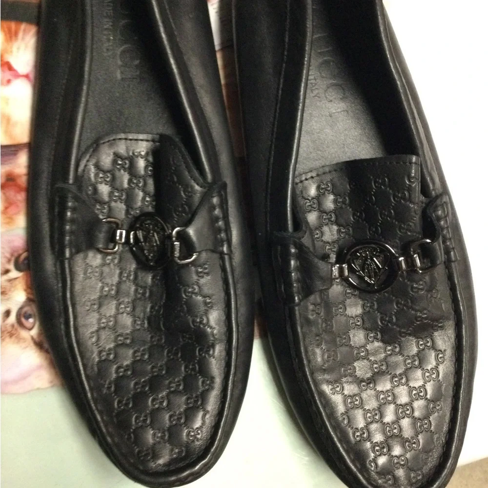 Gucci sleek black